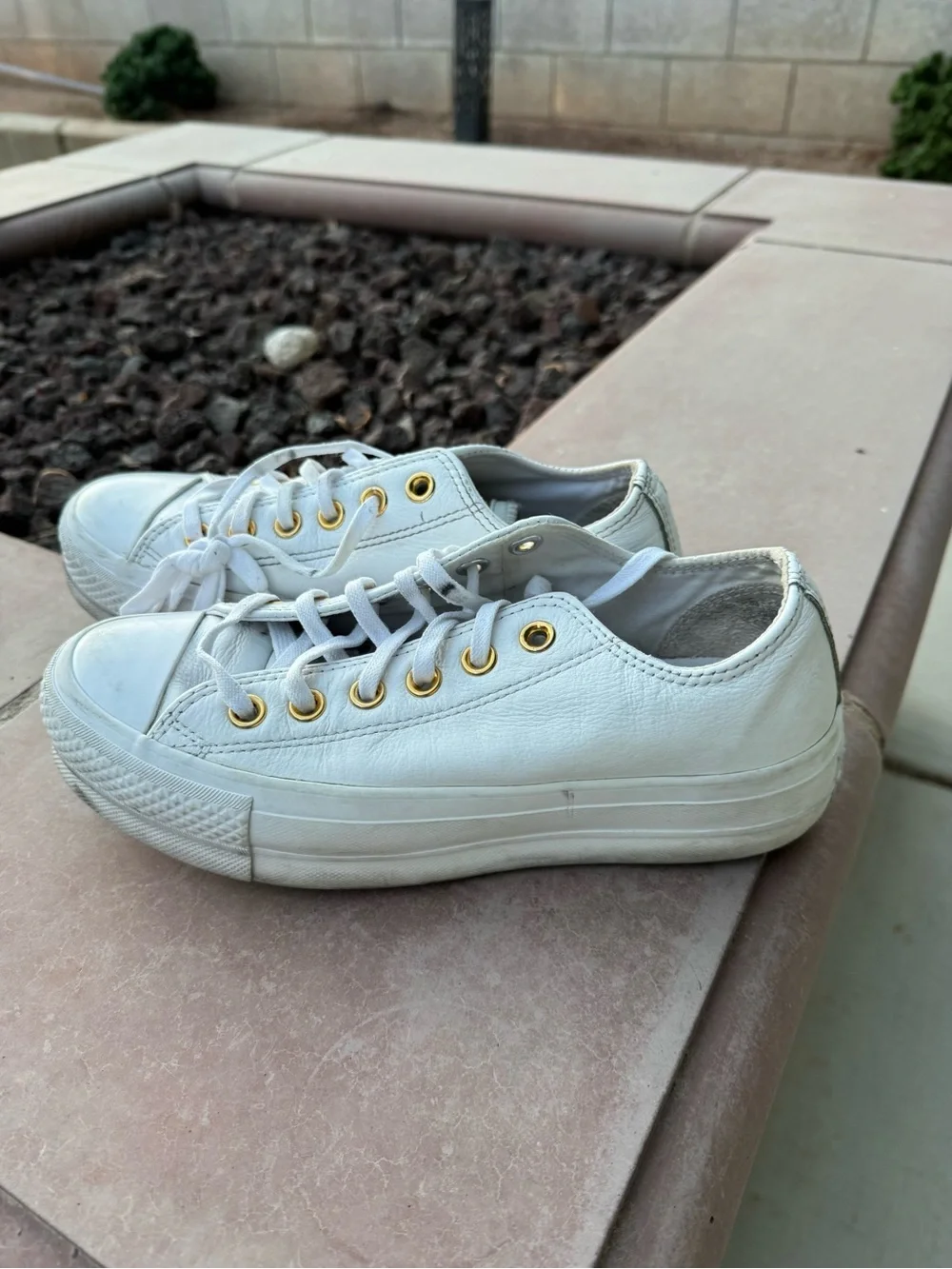 Converse Chuck Taylor all star lift White Leather Platform Sneakers Gold Eyelets